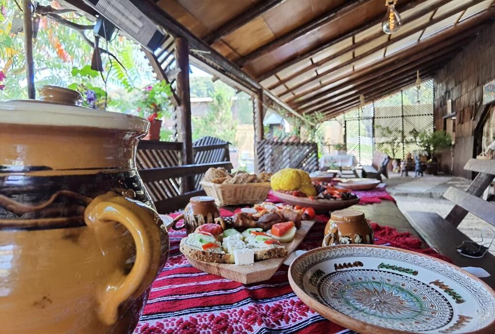 Langa Stana Hotel Curtea De Arges Luaran gambar