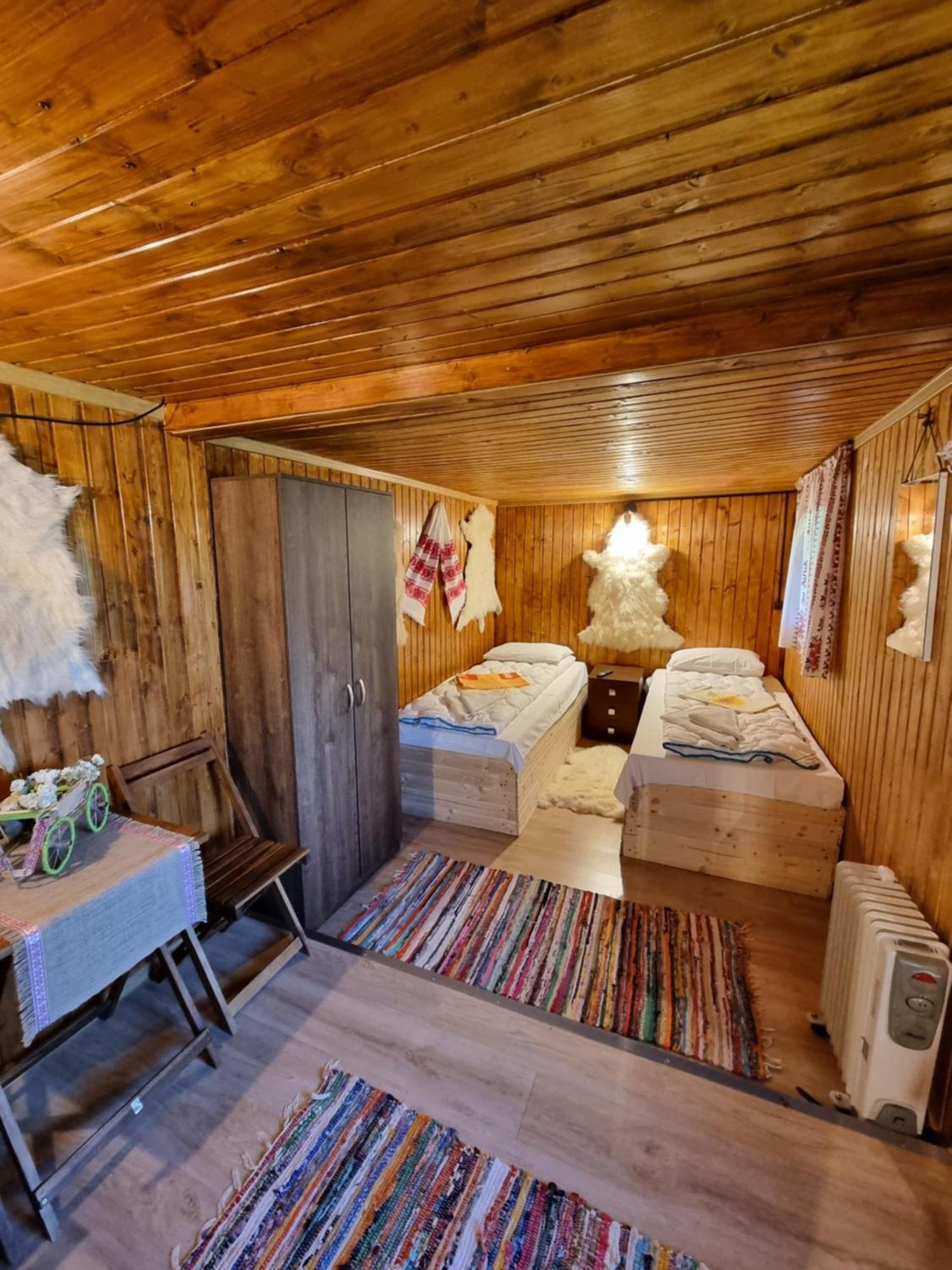 Langa Stana Hotel Curtea De Arges Bilik gambar